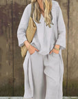 Abby - 2-Piece Set with Loose Pockets and V-Neck