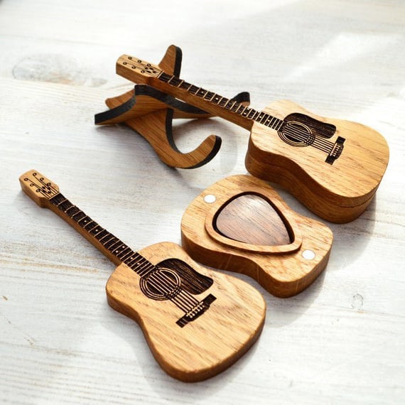 Acoustic Guitar Plectrum Box Made of Wood