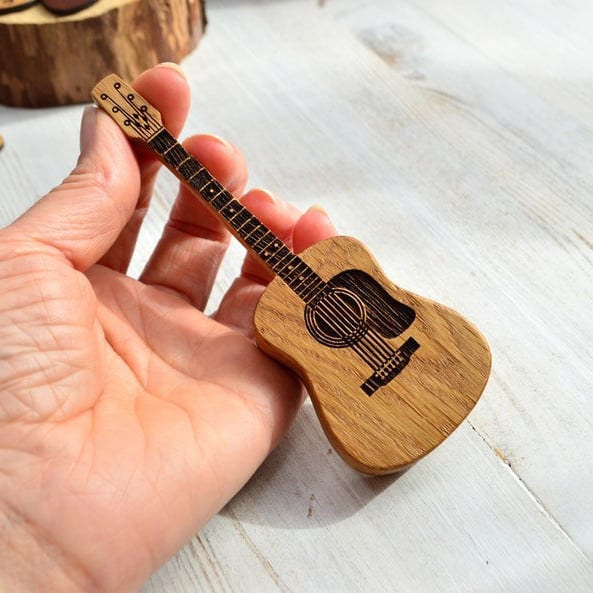 Acoustic Guitar Plectrum Box Made of Wood