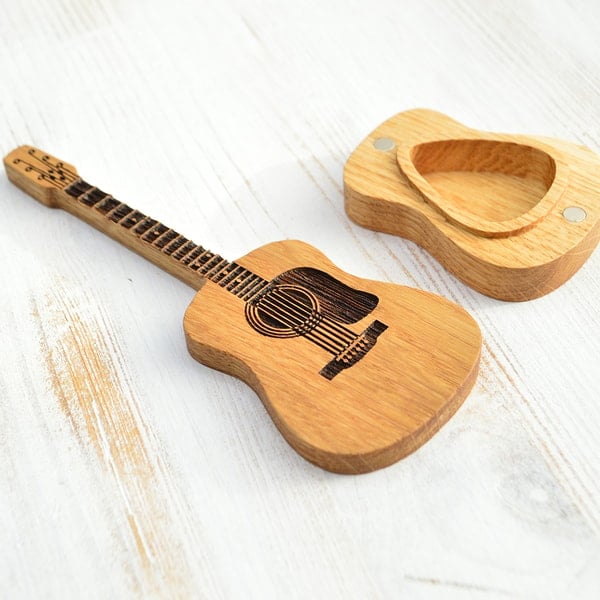 Acoustic Guitar Plectrum Box Made of Wood