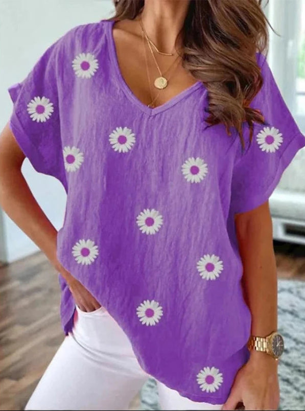 Ainara – Casual V-Neck T-Shirt with 3D Floral Print