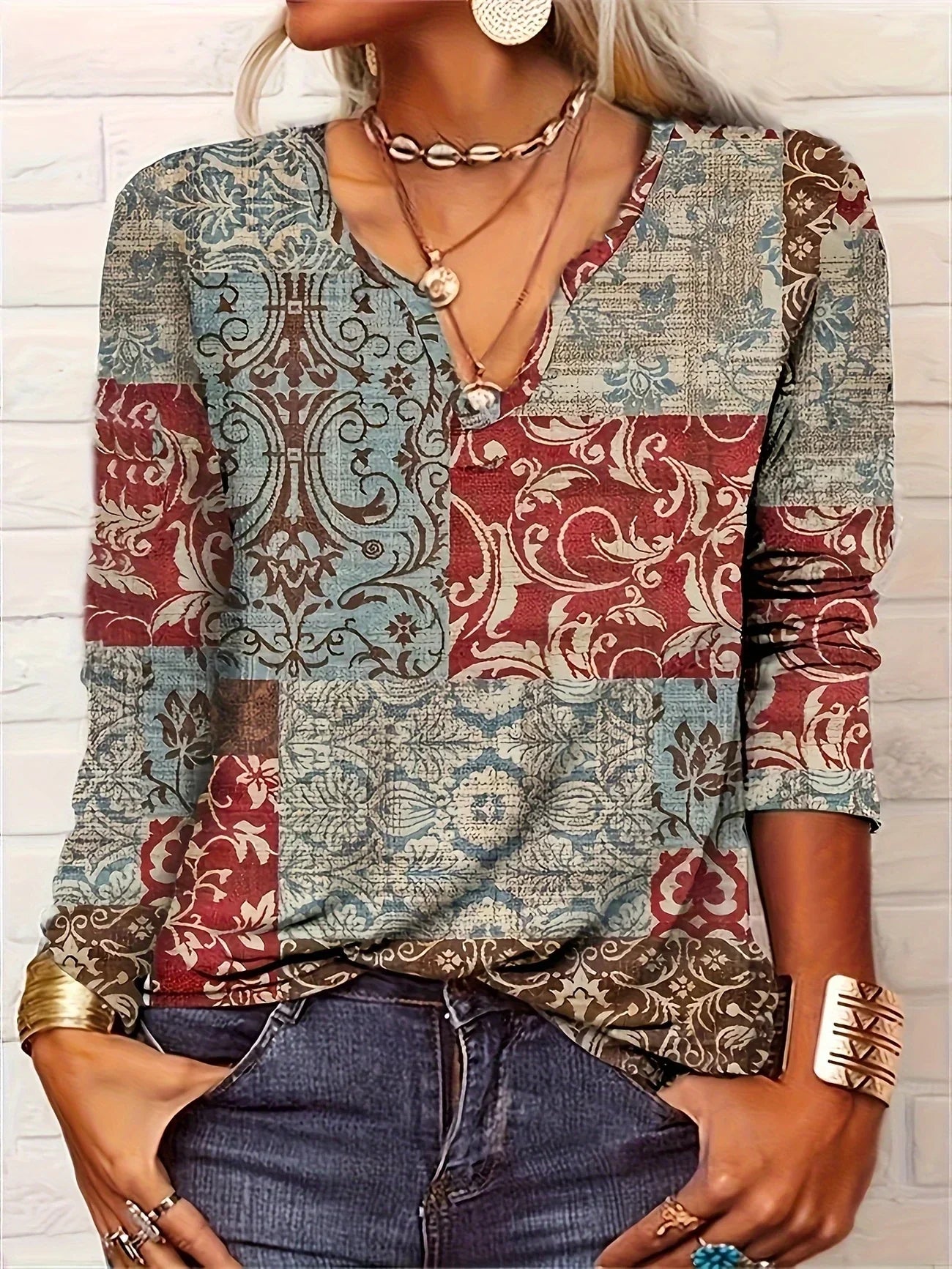 Amelia – Stylish V-Neck Blouse with Floral Print