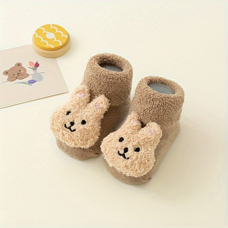 Anti-slip baby booties for newborn girls and boys with a cute bear design - Angelie
