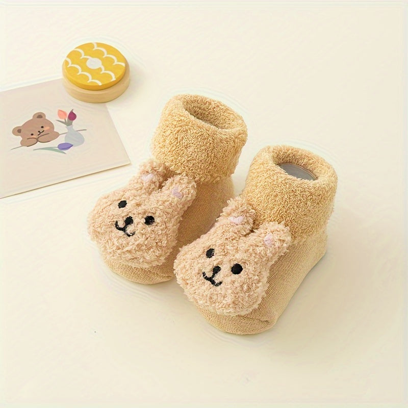 Anti-slip baby booties for newborn girls and boys with a cute bear design - Angelie