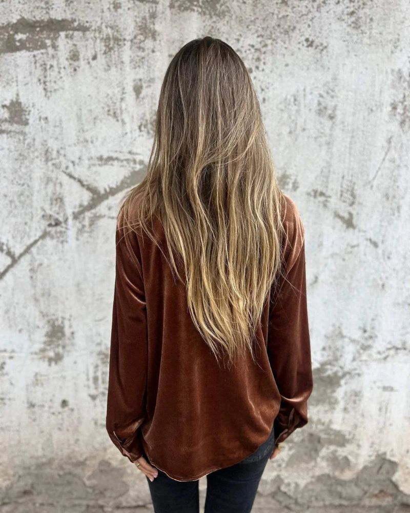 Arinka - Elegant Long-Sleeved Shirt