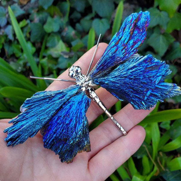 AuraCrafts – Aura Tourmaline Kyanite Dragonfly