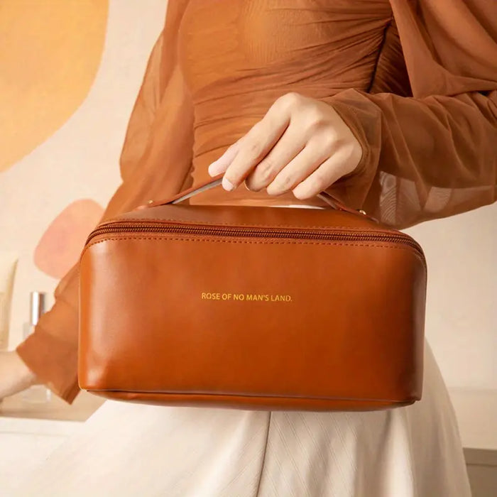 Beauty case for every journey - spacious and stylish