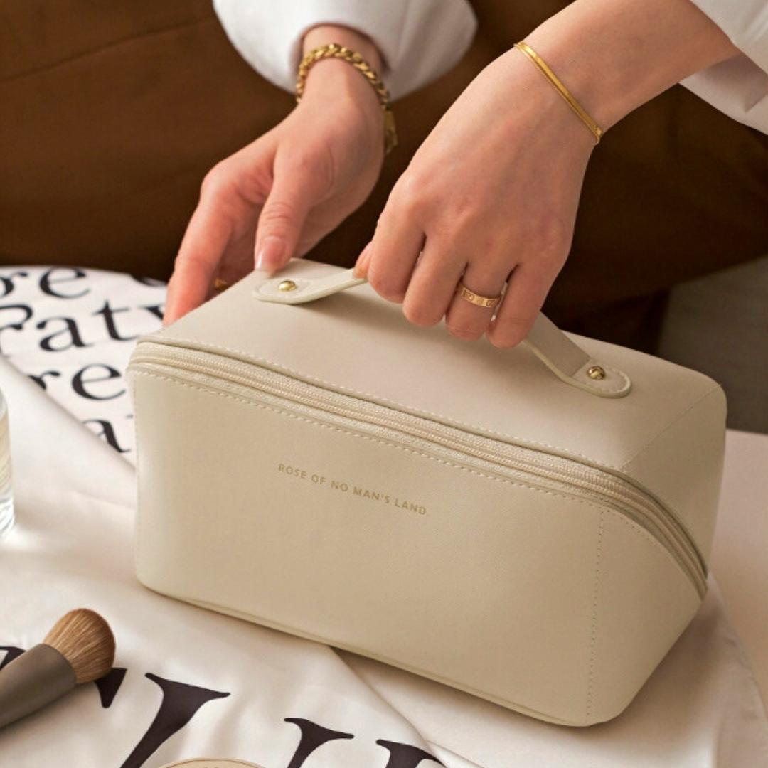 Beauty case for every journey - spacious and stylish