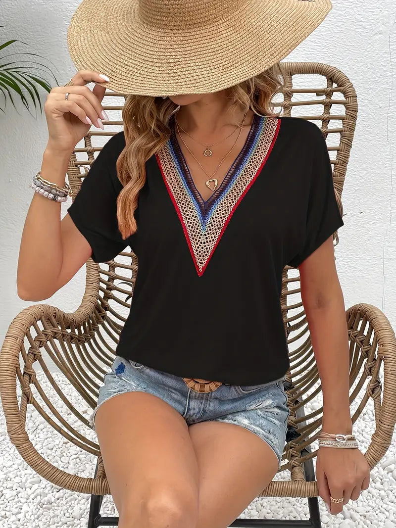 Blanca - T-Shirt with V-Neck and Stitching