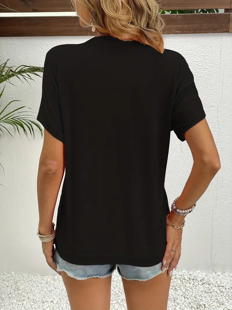 Blanca - T-Shirt with V-Neck and Stitching