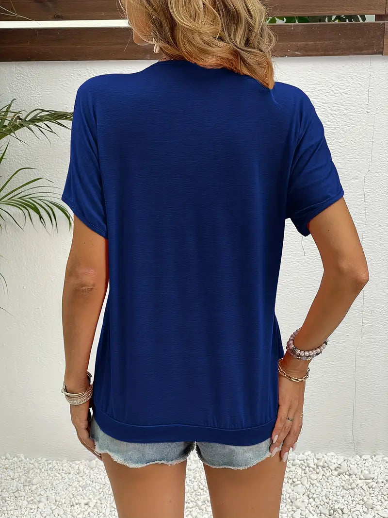Blanca - T-Shirt with V-Neck and Stitching