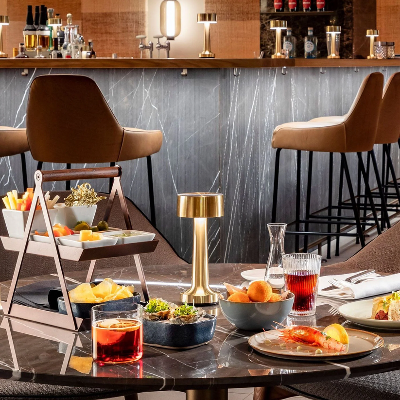 BrassGlow – Restaurant Bar Table Lamp