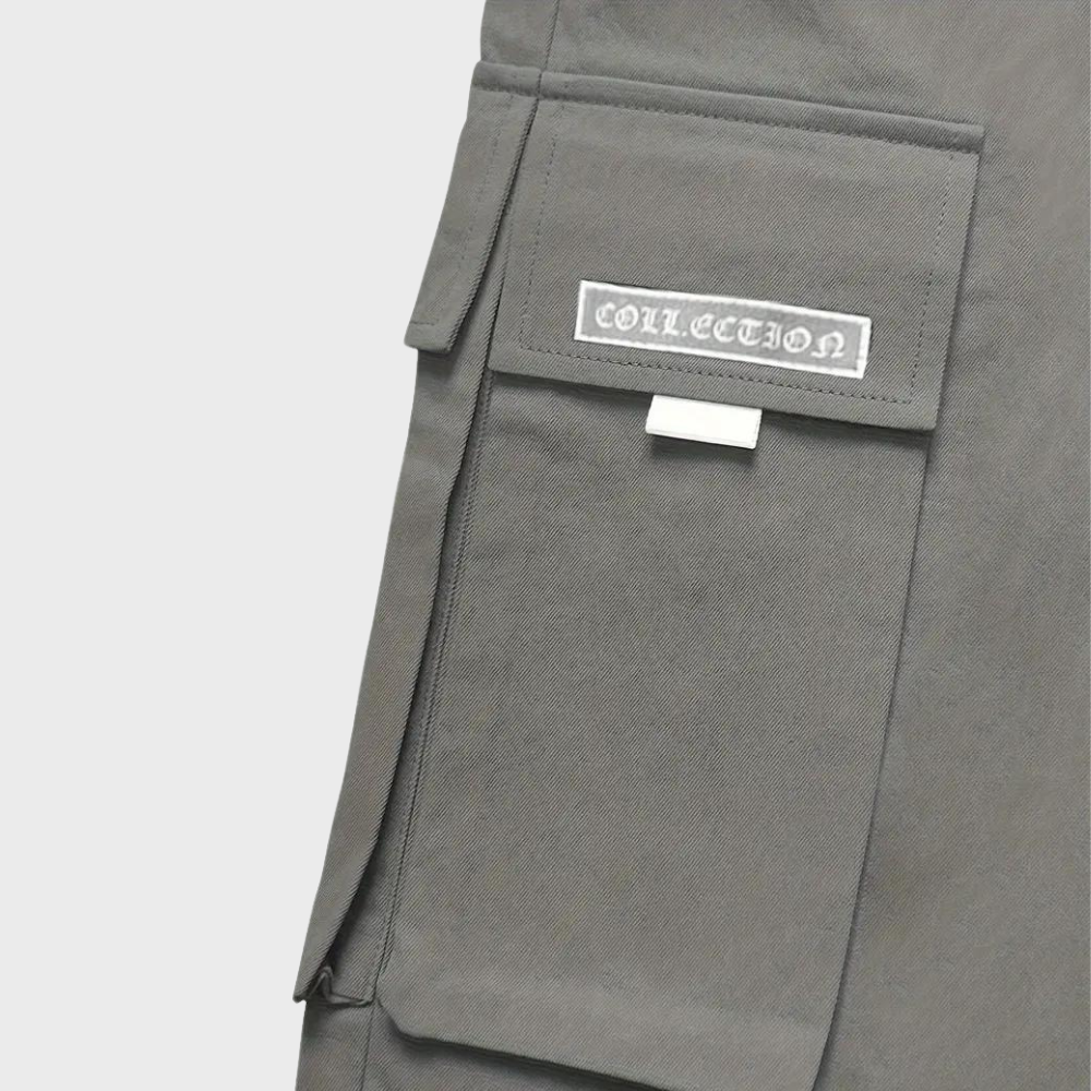 Cargo trousers for men - with multiple pockets and adjustable drawstring