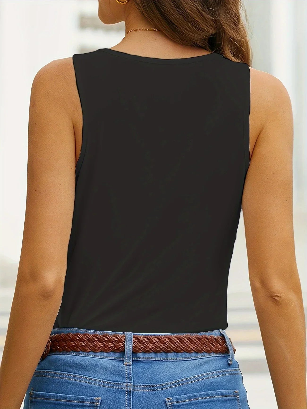 Celeste – Elegant Plus Size Tank Top with V-Neck and Wave Hem