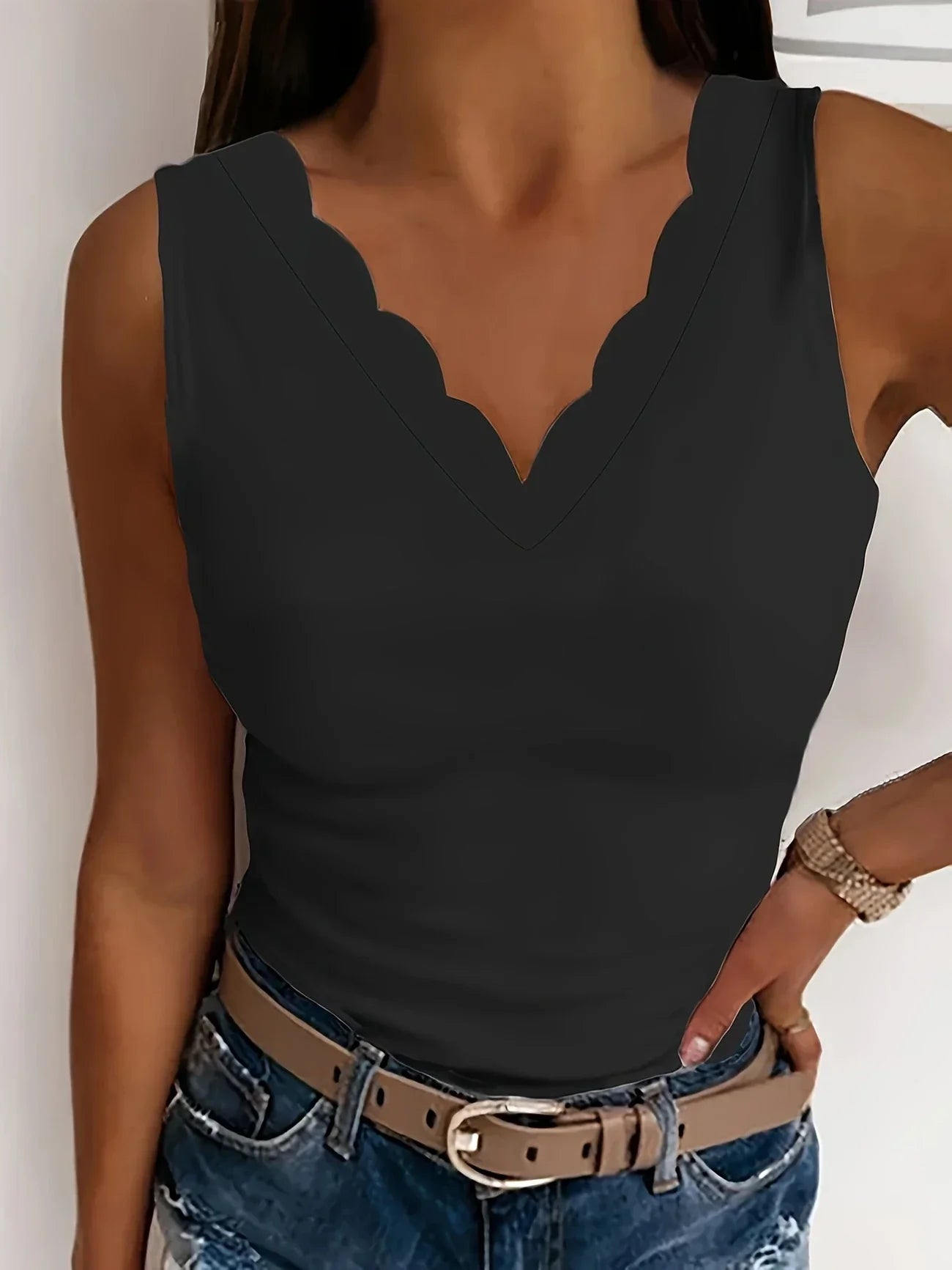 Celeste – Elegant Plus Size Tank Top with V-Neck and Wave Hem