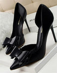 Chic Pumps with Bow Detail and Pointed Toe
