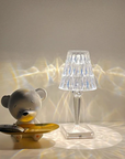 Lámpara de mesa elegante con diseño de cristal - CrystalLuxe