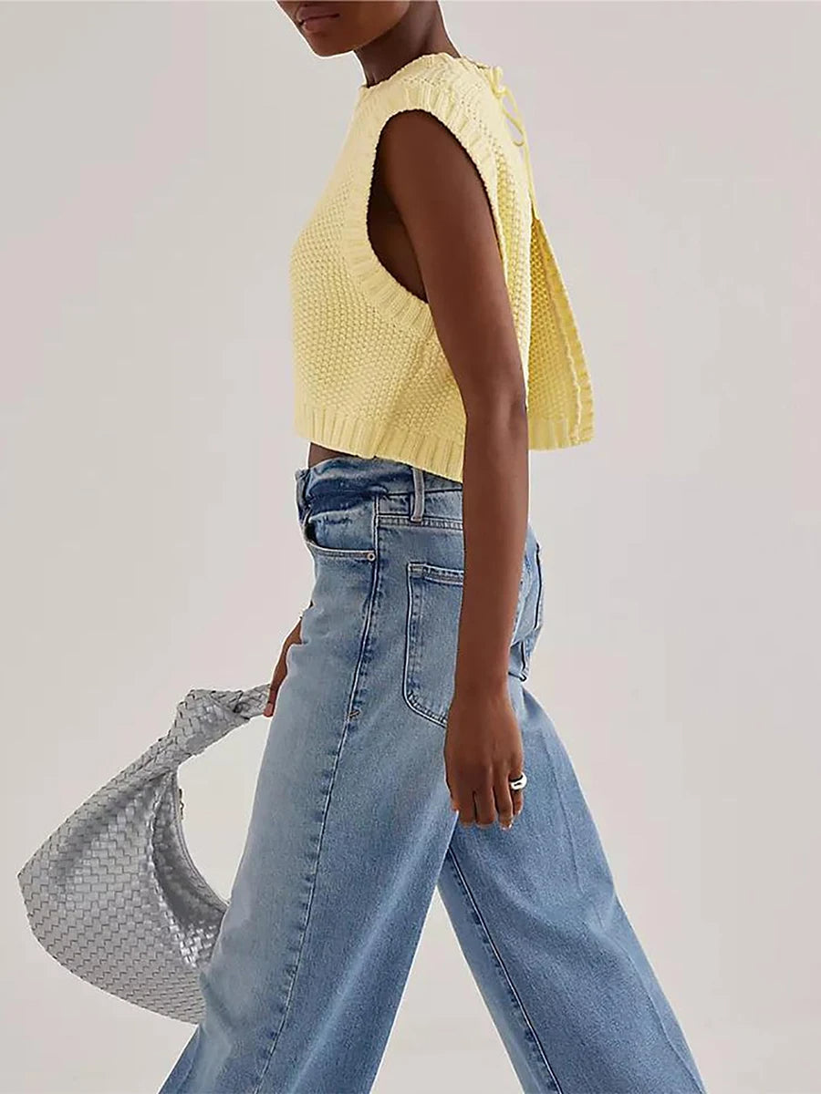 Combhasaki – Y2K Knitted Sleeveless Cardigan with Open Back and Bow Detail