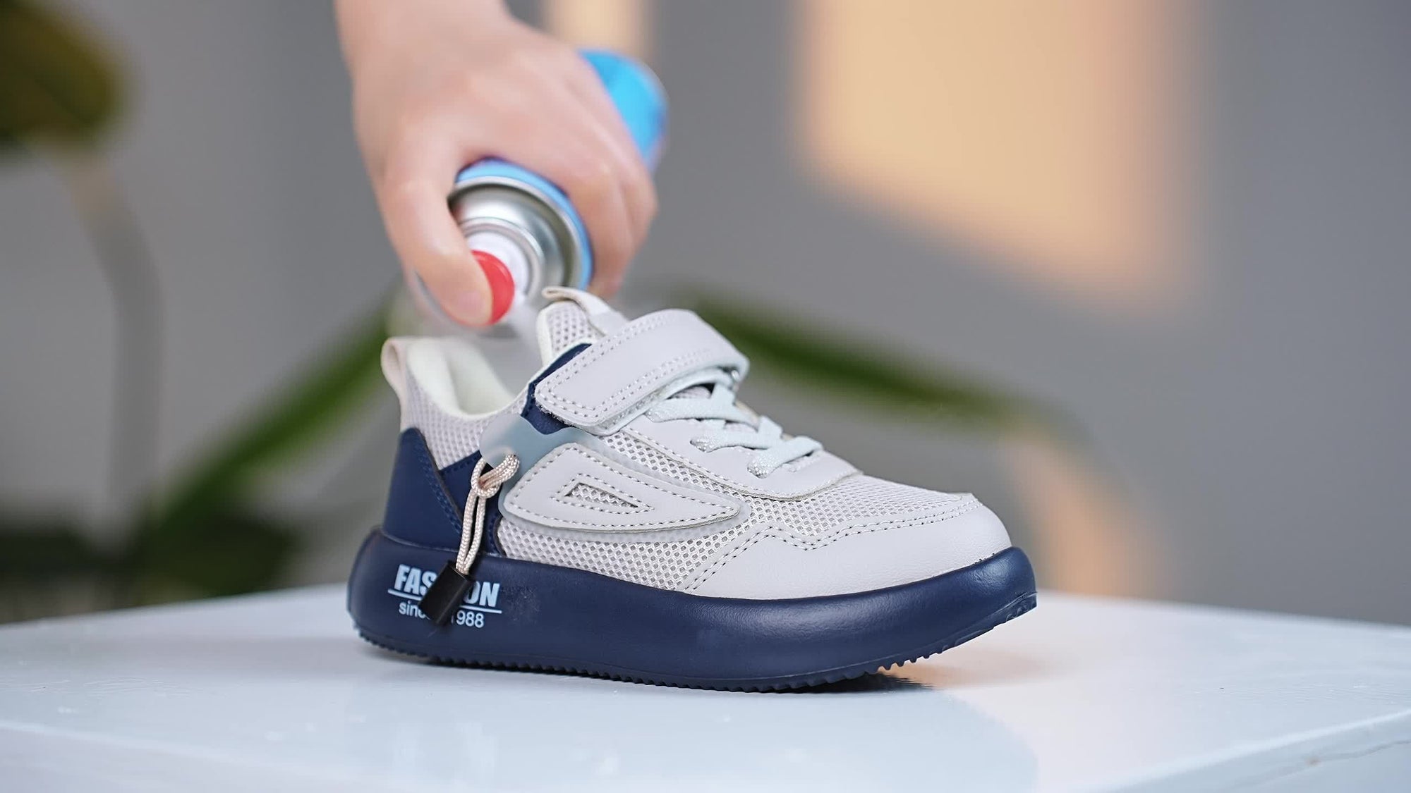 Comfortable non-slip sneakers with soft sole for children - Rusty