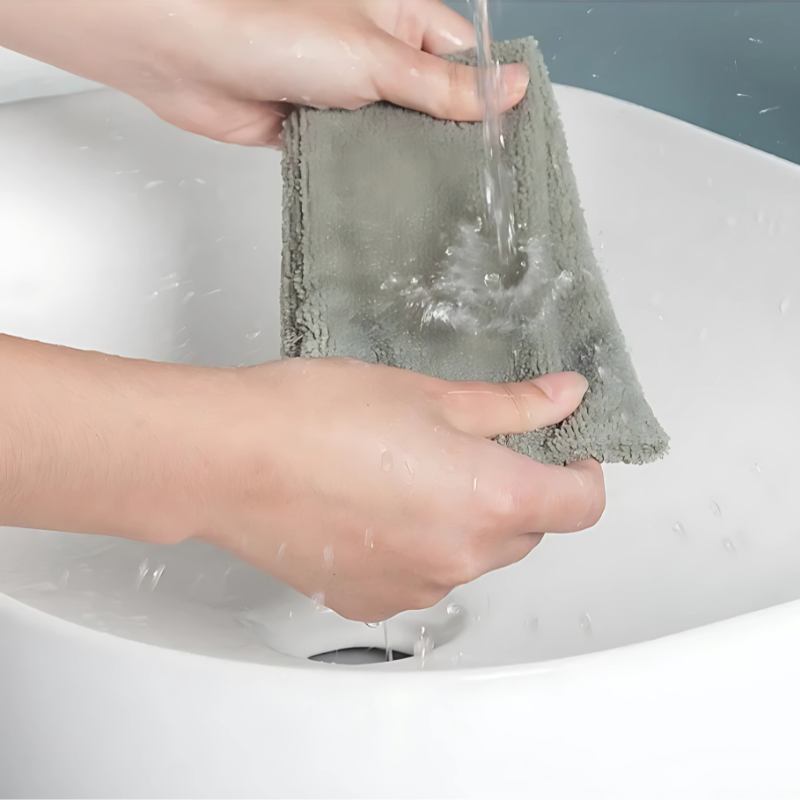 Dusting Brush for Hard-to-Reach Places