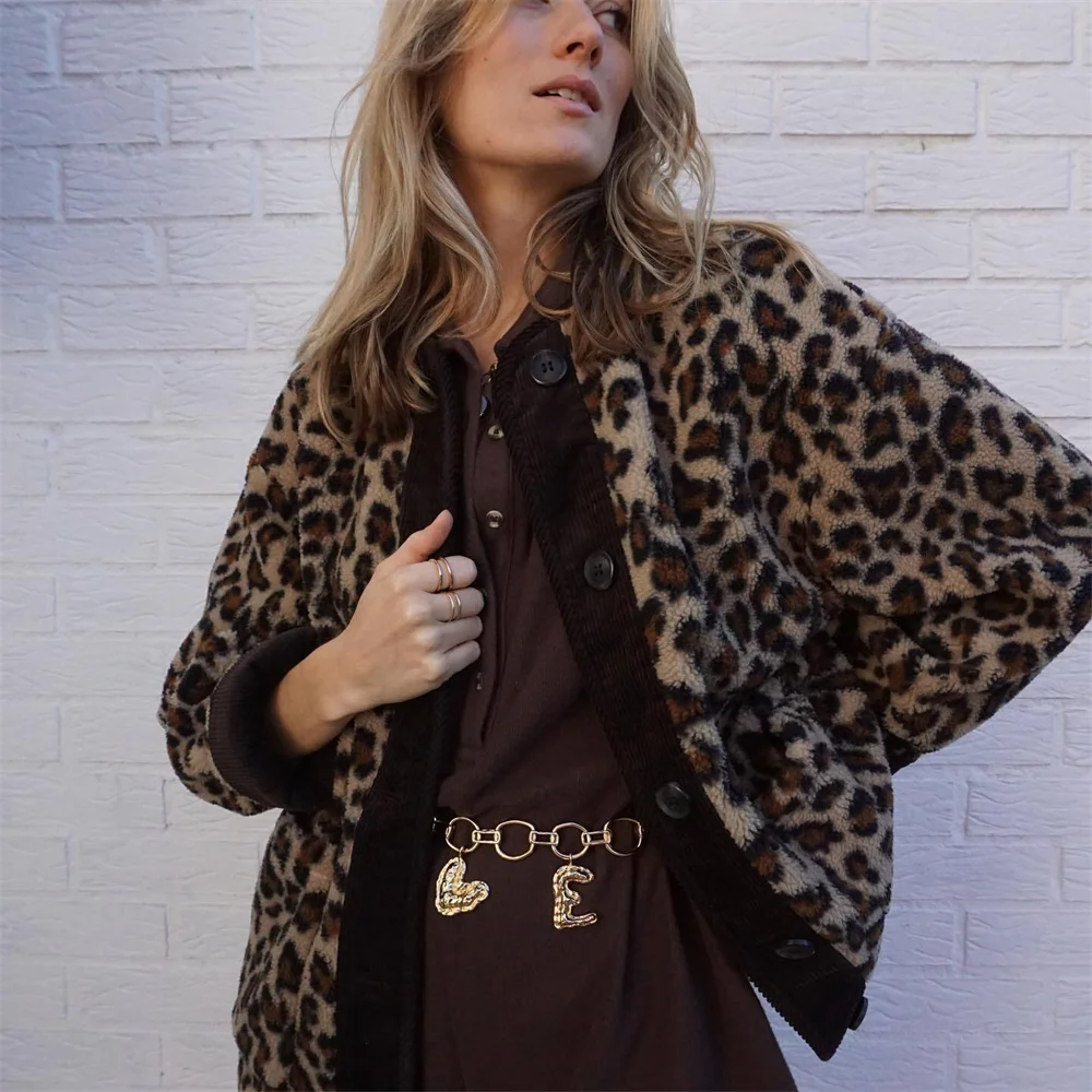 Dyosa - Stylish jacket with leopard print for women