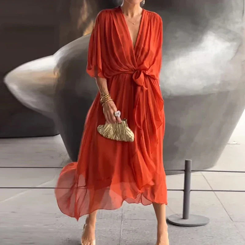 Elegant Dress with V-neck - Thyra