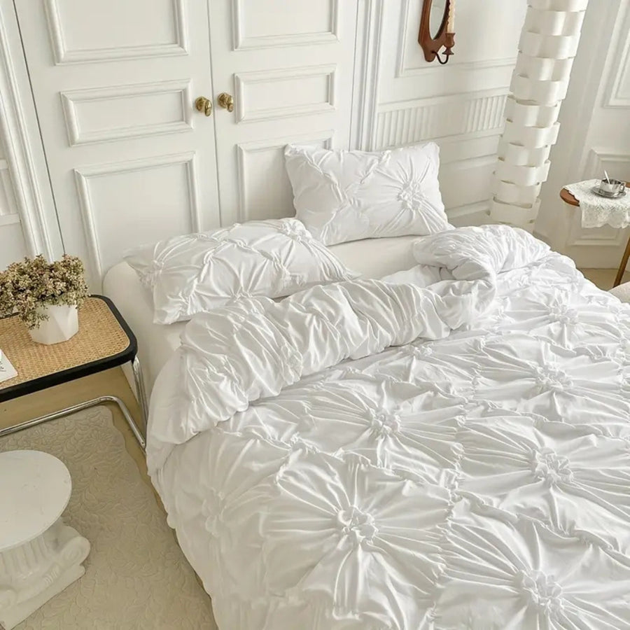 Elegant Luxury Duvet Cover with Flowers and Ruffles