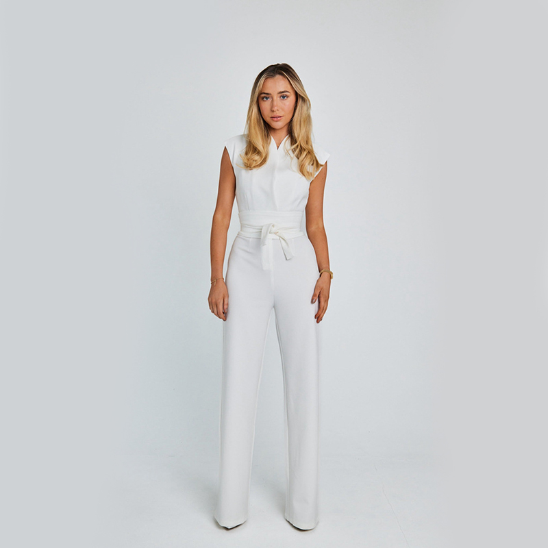 Elegant Sleeveless Jumpsuit with V-Neck and Wide Legs