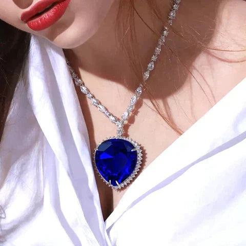 Elegant and Stylish Blue Heart Necklace in Crystal - Amanda