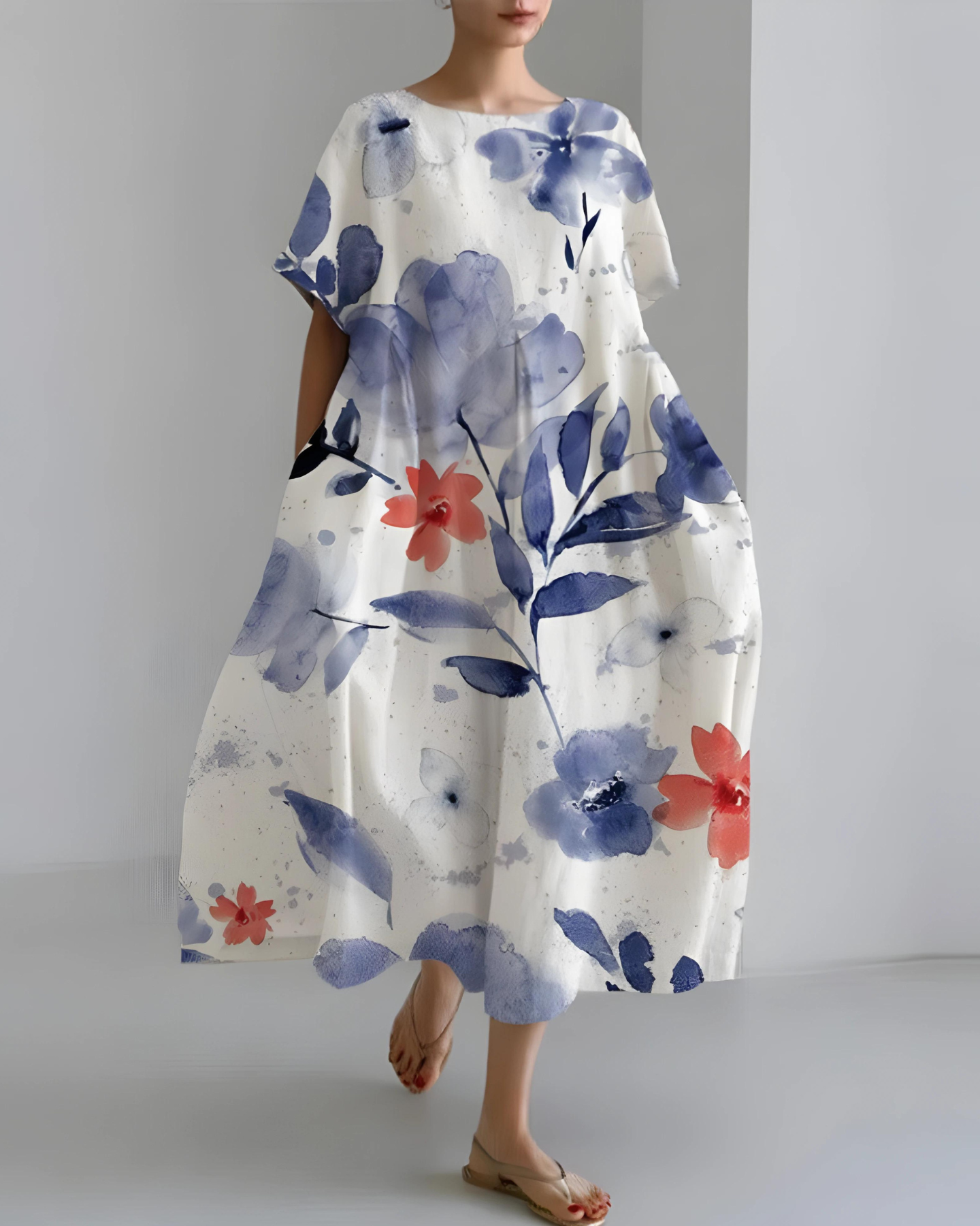 Elegant dress with round neck - Susanne