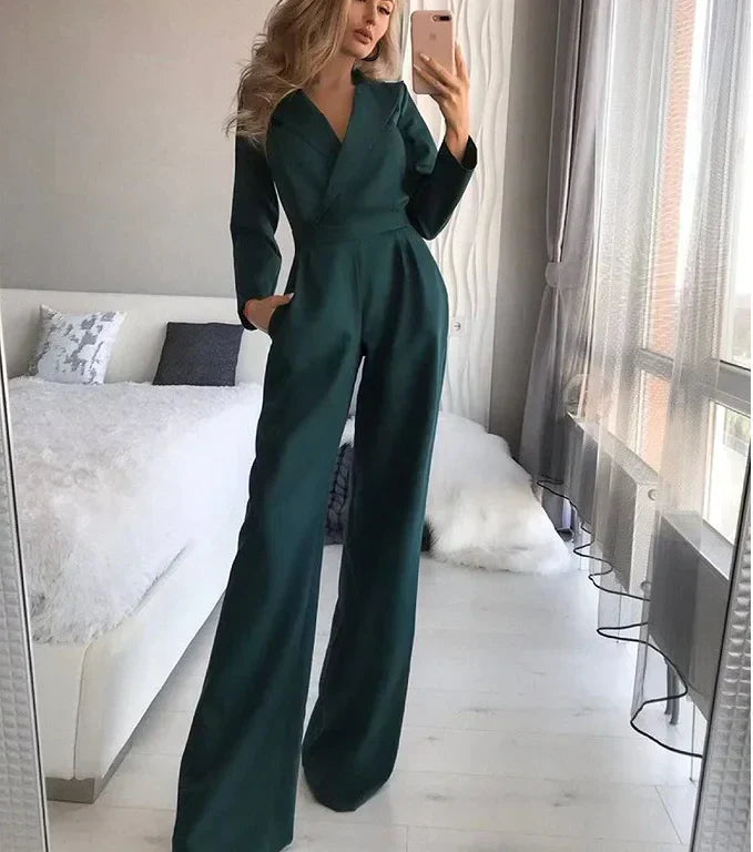 Elegant jumpsuit with long sleeves