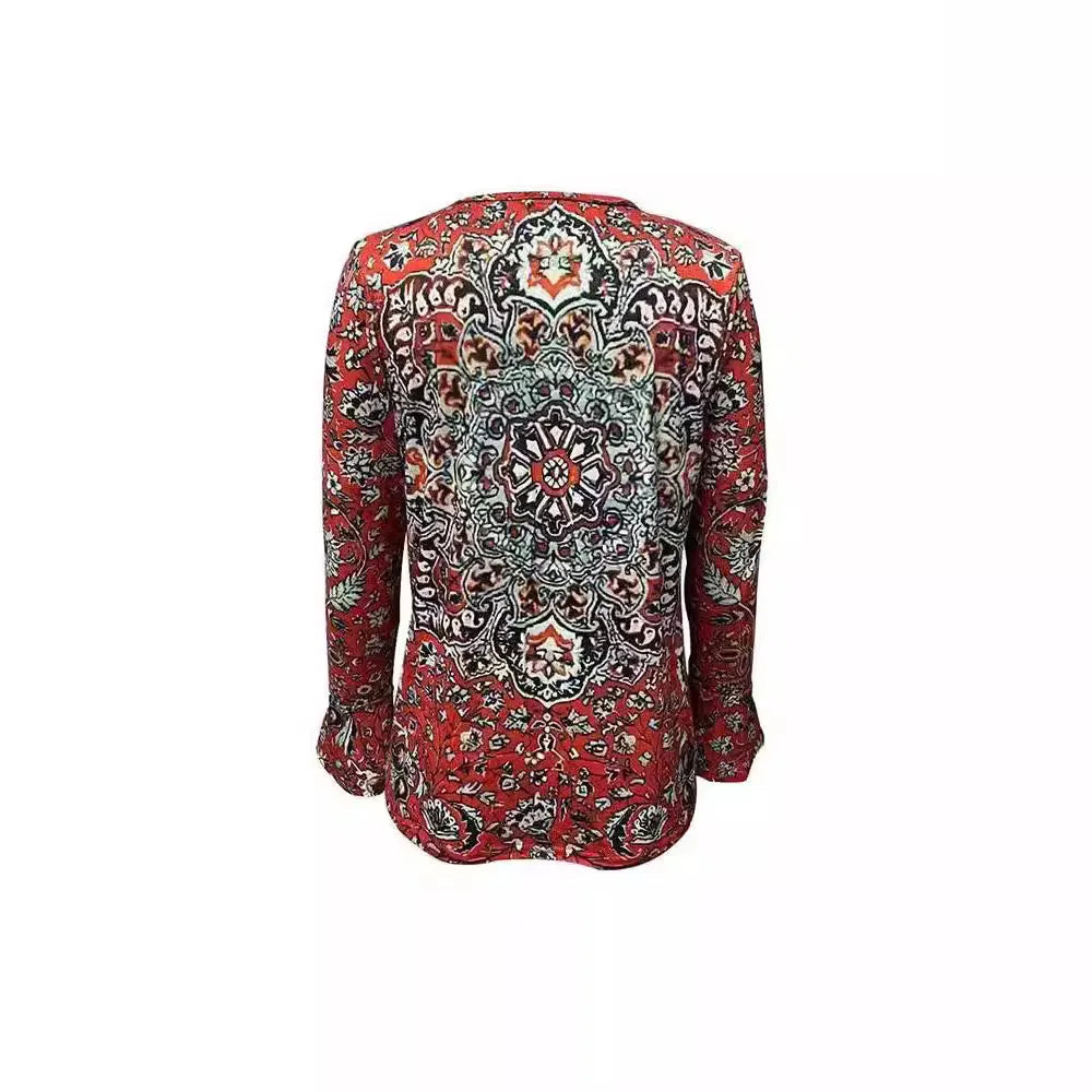 Elina – Spring T-shirt with Tie-Dye Print and Elegant V-neck