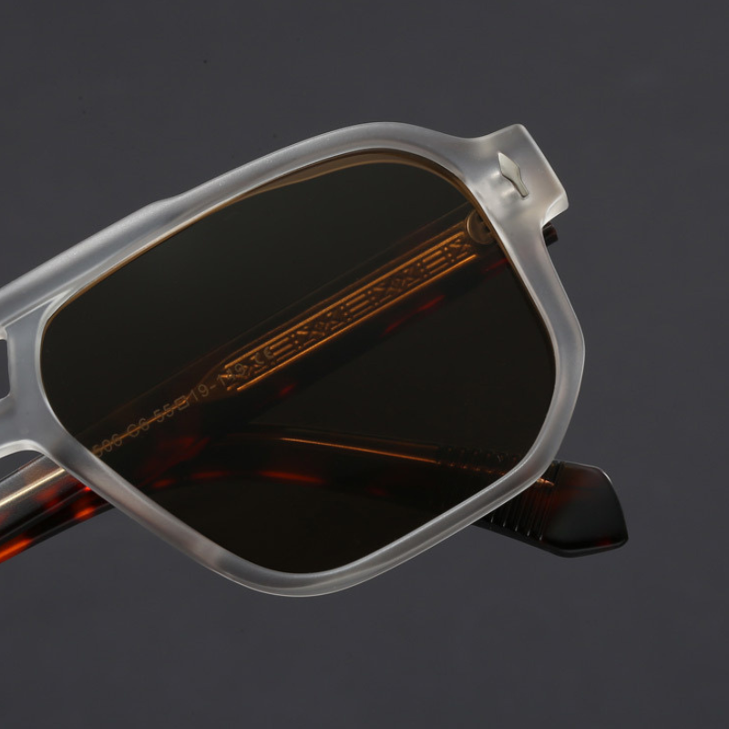 Kieran – Sunglasses with Two-Tone Frame and Square Shape