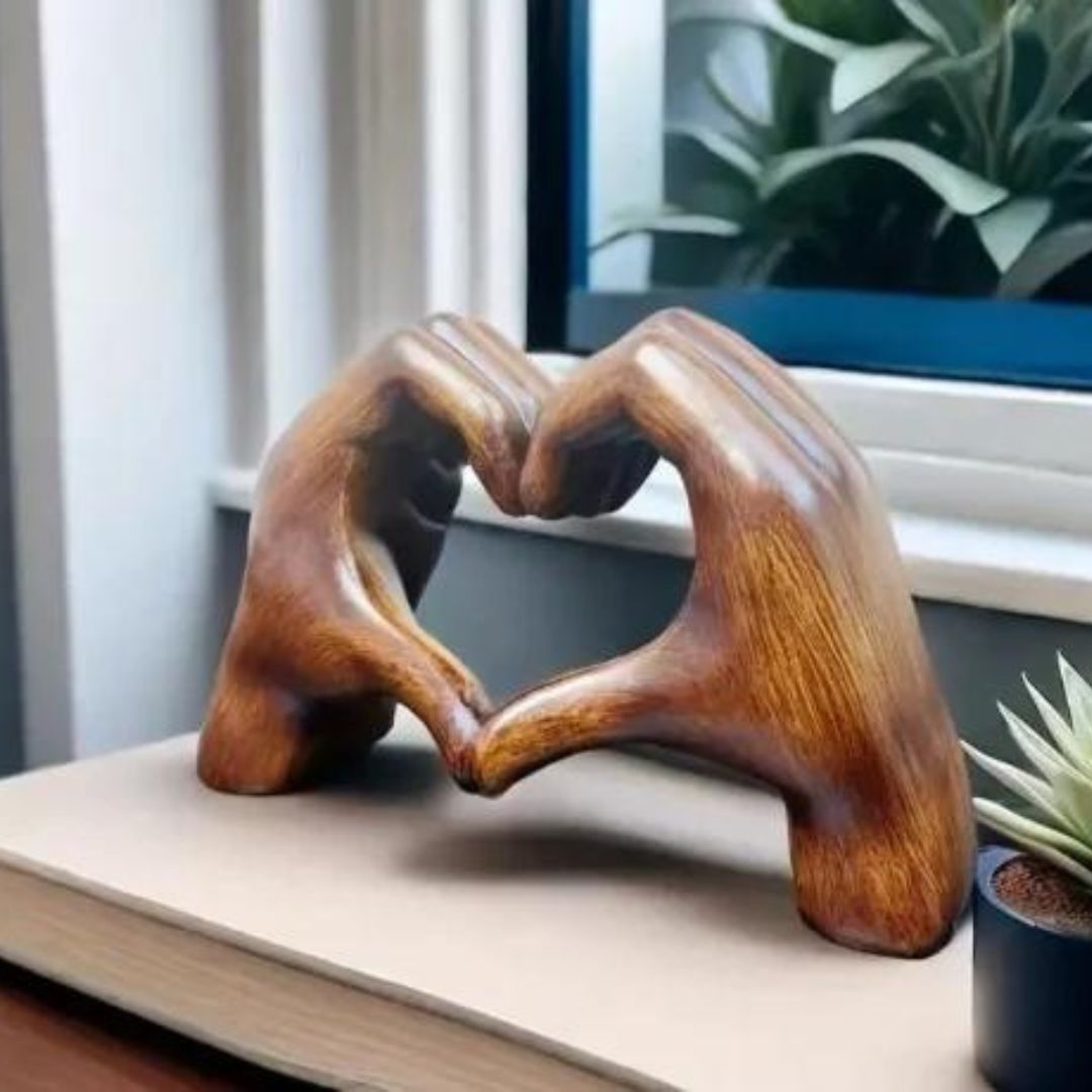 LoveSculpt – Modern Wooden Hands Heart Statue