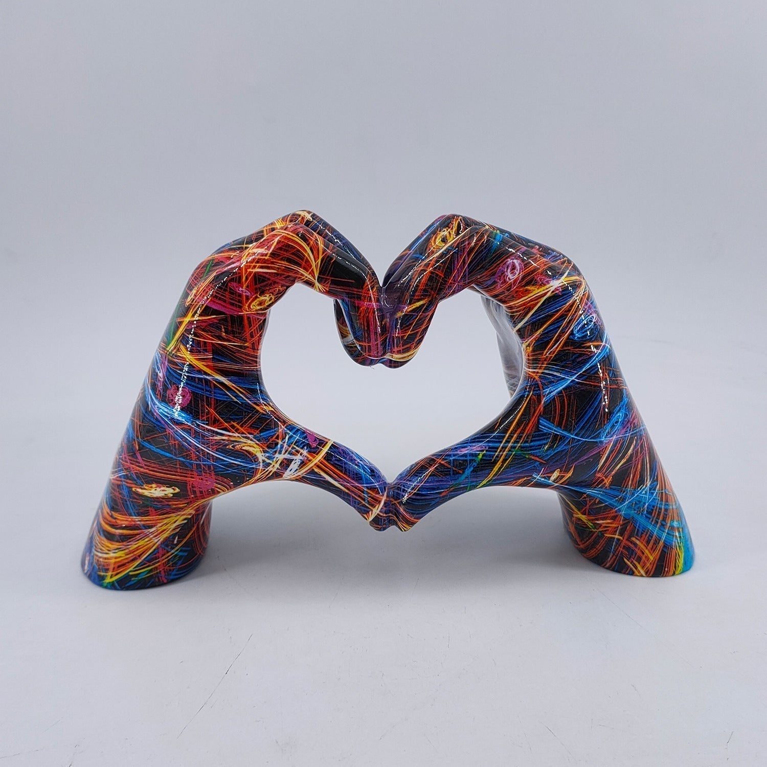 LoveSculpt – Modern Wooden Hands Heart Statue