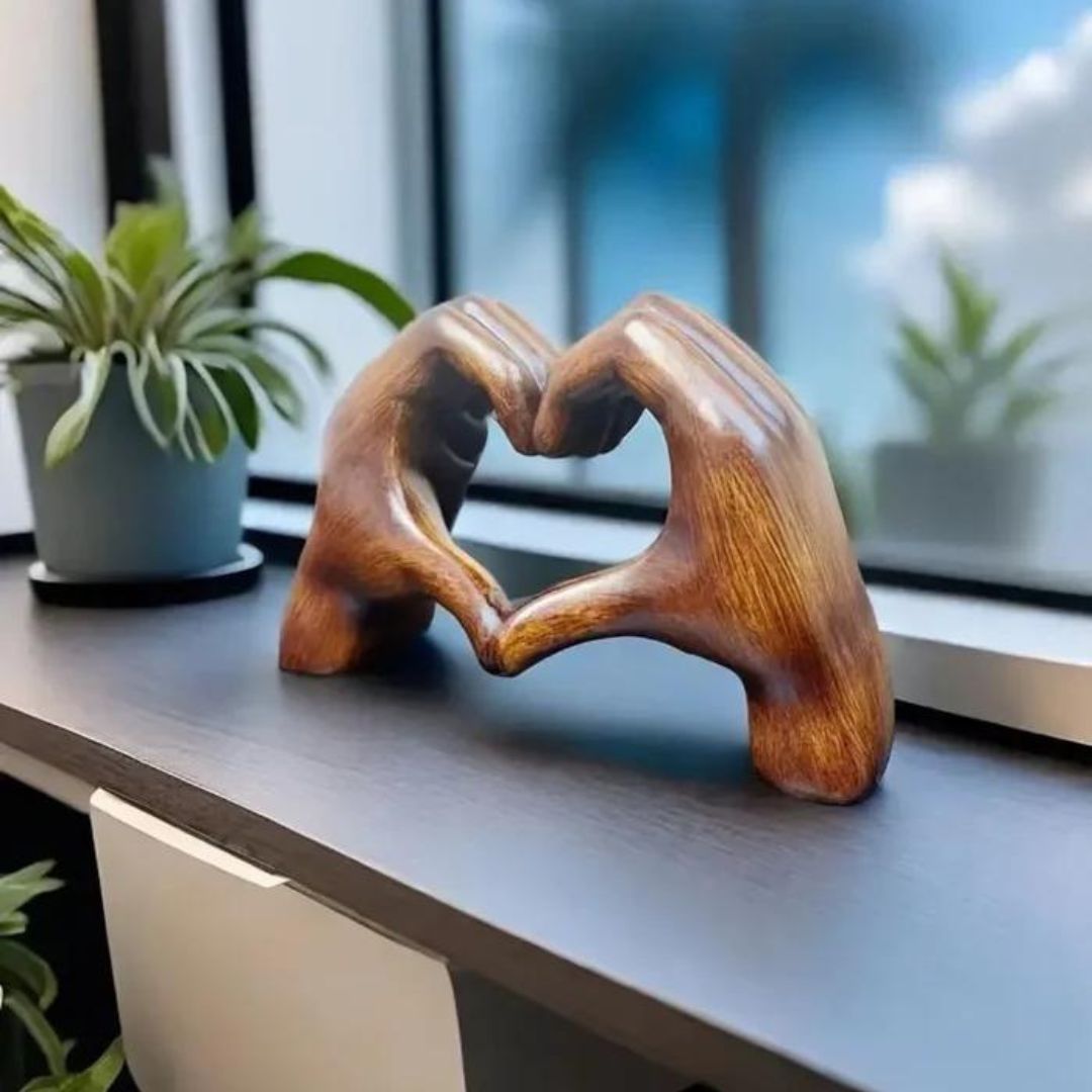 LoveSculpt – Modern Wooden Hands Heart Statue