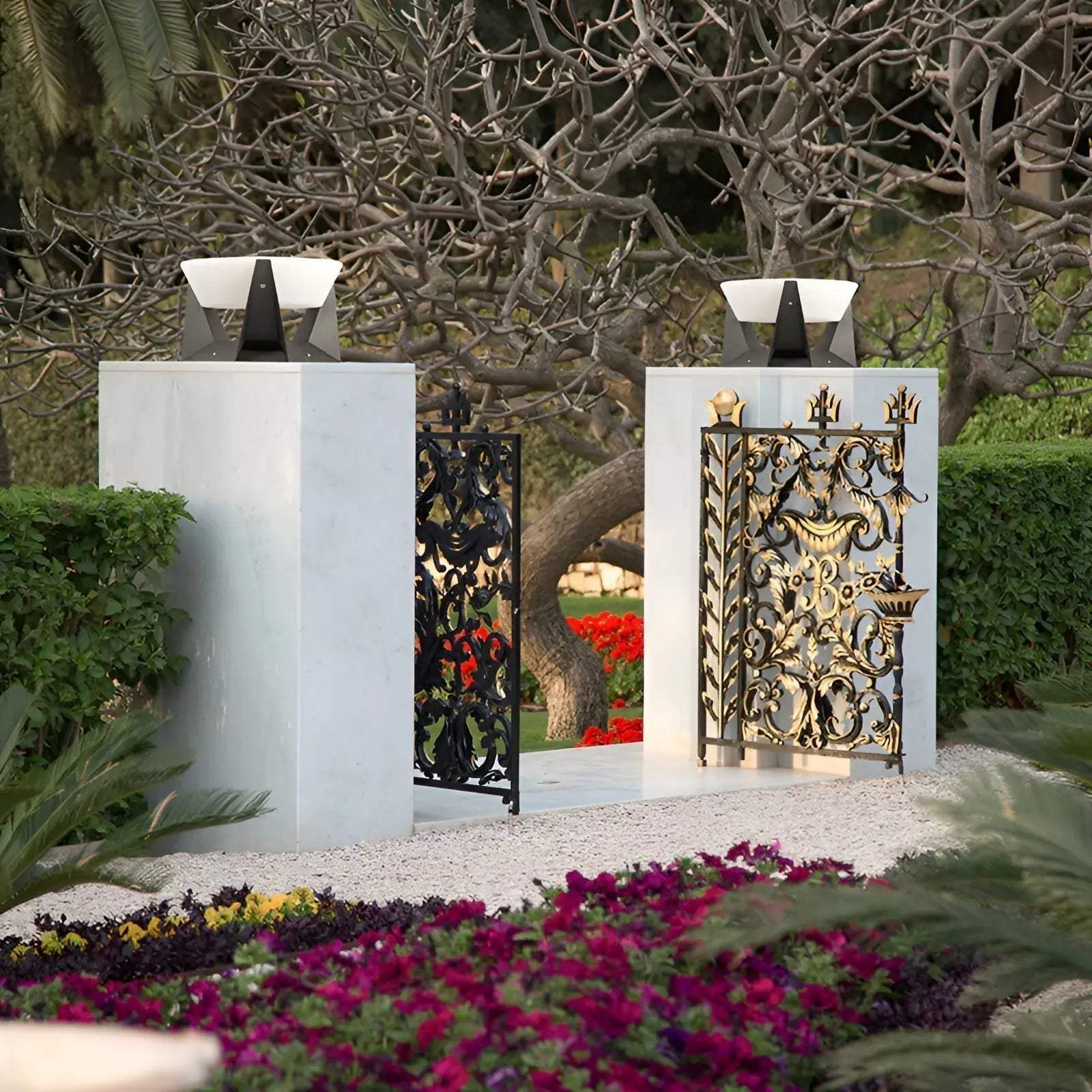Luxe Solar Garden Lamp with Japanese Style - ZenGlow