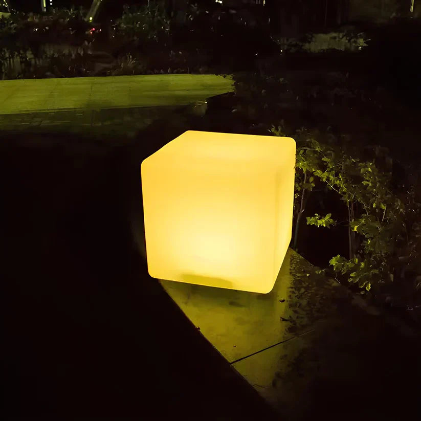 RadiantCube - Cubic Garden Light
