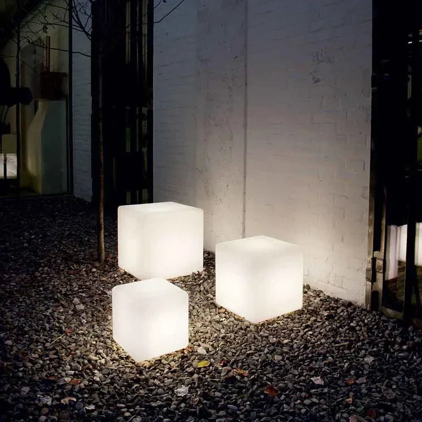 RadiantCube - Cubic Garden Light