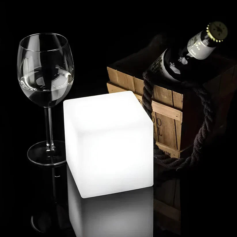 RadiantCube - Cubic Garden Light