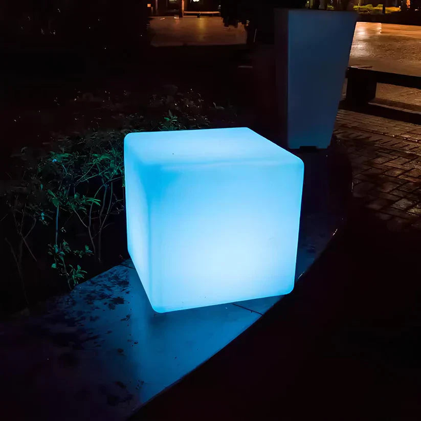 RadiantCube - Cubic Garden Light