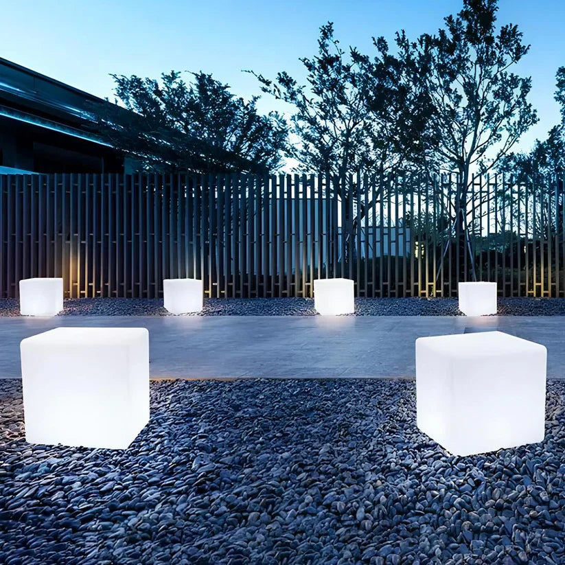 RadiantCube - Cubic Garden Light