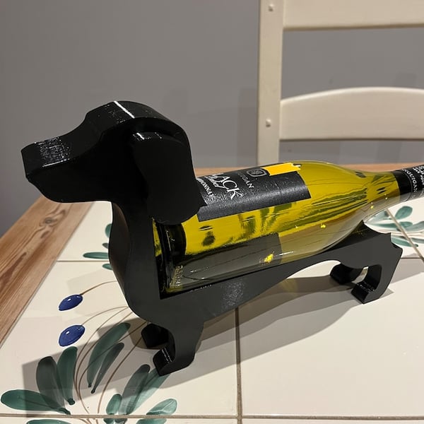 WineHound – Dachshund Wine Bottle Holder