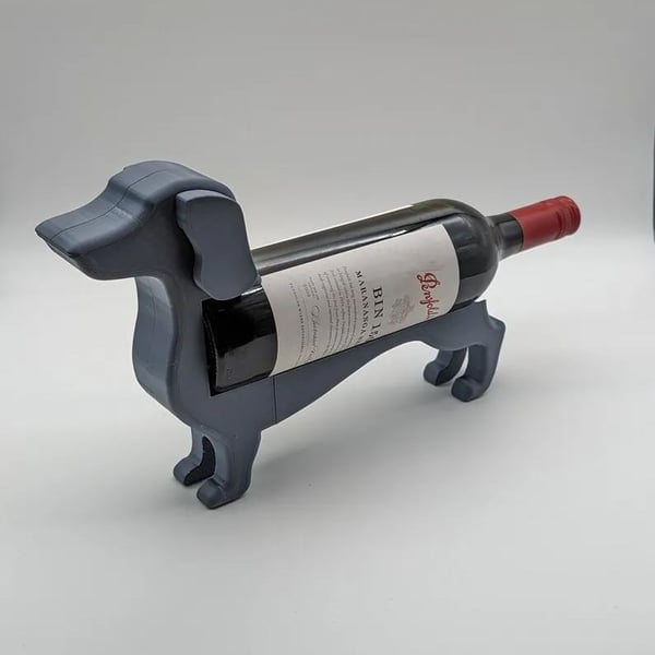 WineHound – Dachshund Wine Bottle Holder