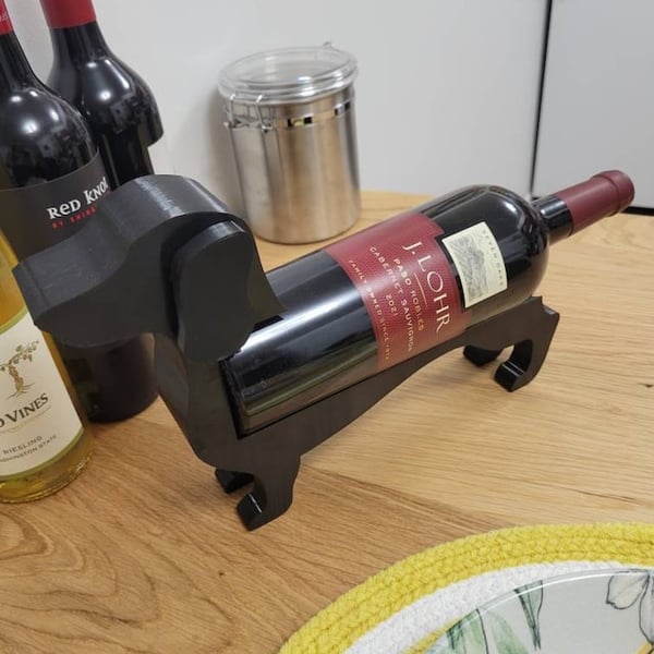 WineHound – Dachshund Wine Bottle Holder