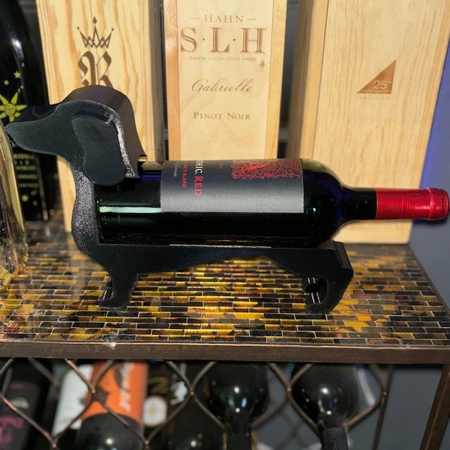 WineHound – Dachshund Wine Bottle Holder